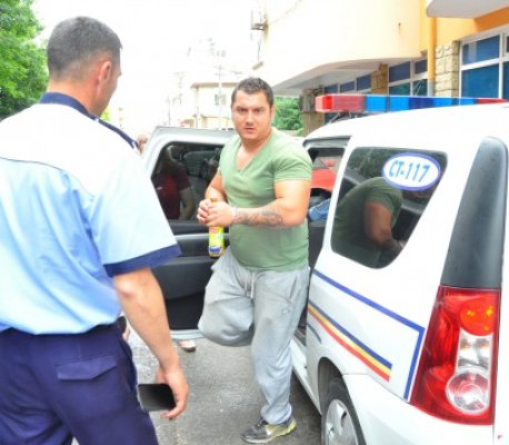 Tânărul care a condus beat şi fără permis pe strada Mircea, arestat preventiv